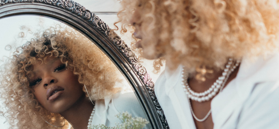 Mirror Work for Body Image: A Mindfulness Practice